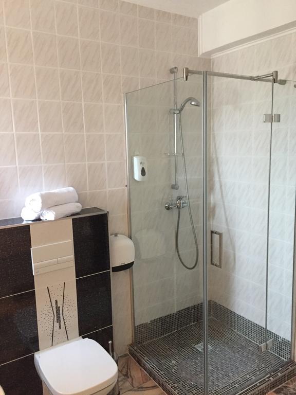 Kiem Premium Apartments Braşov Exteriör bild
